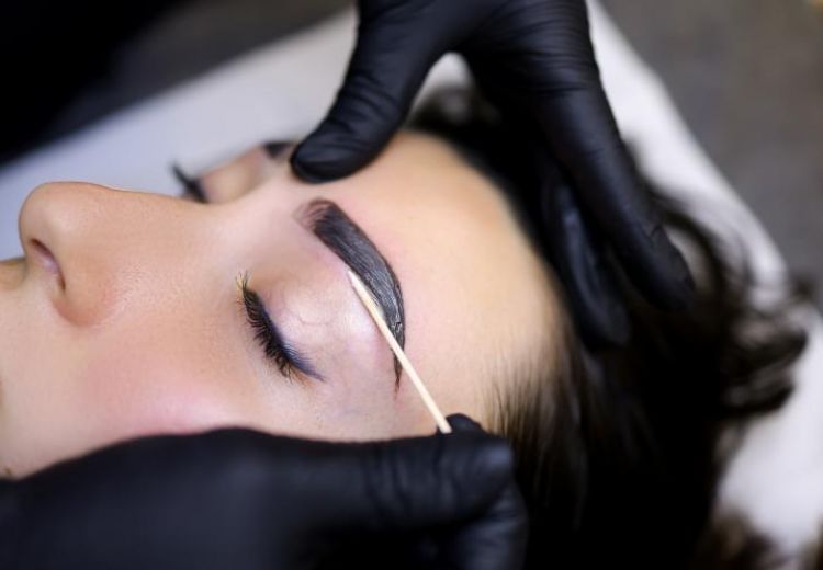 Epilazione Sopracciglia + Tinta